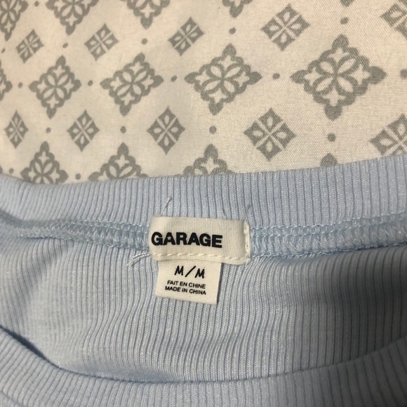 Size medium, Blue garage crop tee - Picture 3 of 3